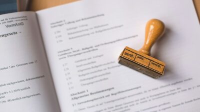 退職者は削除しない。TeamSpirit の稟議設定を壊さず引き継ぐ