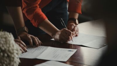 業務委託の情シスが、自分の Claude を使わずに稟議を出した理由